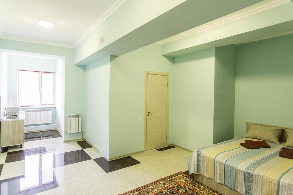 Apart Comfort Алма Ата Екстериор снимка